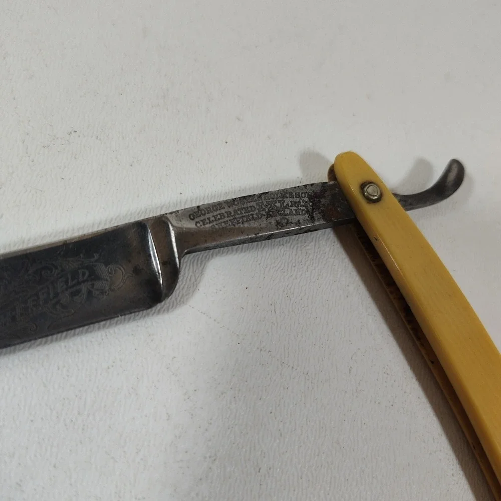 G Wostenholm & Son Celebrated IXL Sheffield Razor with Box